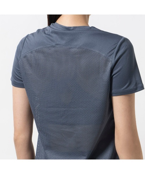 Reebok（リーボック）の「ランニング スピードウィック Tシャツ / RUNNING SPEEDWICK TEE（Tシャツ/カットソー・レディース・ブラック/ブルーグレー/ホワイト・X-SMALL/X-LARGE/XX-LARGE/LARGE/MEDIUM/SMALL）」の17枚目の写真