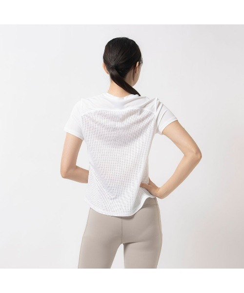 Reebok（リーボック）の「ランニング スピードウィック Tシャツ / RUNNING SPEEDWICK TEE（Tシャツ/カットソー・レディース・ブラック/ブルーグレー/ホワイト・X-SMALL/X-LARGE/XX-LARGE/LARGE/MEDIUM/SMALL）」の8枚目の写真