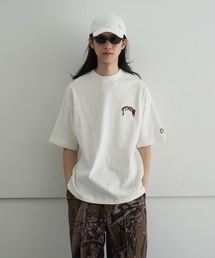 TTT MSW（ティー）の「TTT logo print sweat（Tシャツ