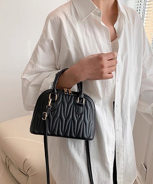 shopnikoniko(ショップニコニコ)の「2way キルティング ミニボストンバッグ ショルダーバッグ(ボストンバッグ・レディース・ホワイト/ブラック・フリー)」の4枚目の写真