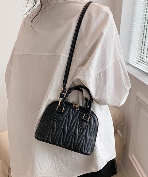 shopnikoniko(ショップニコニコ)の「2way キルティング ミニボストンバッグ ショルダーバッグ(ボストンバッグ・レディース・ホワイト/ブラック・フリー)」の5枚目の写真