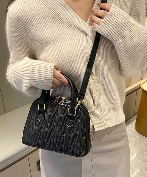 shopnikoniko(ショップニコニコ)の「2way キルティング ミニボストンバッグ ショルダーバッグ(ボストンバッグ・レディース・ホワイト/ブラック・フリー)」の6枚目の写真