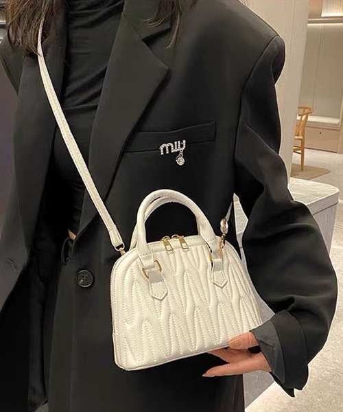 shopnikoniko(ショップニコニコ)の「2way キルティング ミニボストンバッグ ショルダーバッグ(ボストンバッグ・レディース・ホワイト/ブラック・フリー)」の10枚目の写真