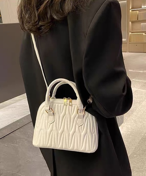 shopnikoniko(ショップニコニコ)の「2way キルティング ミニボストンバッグ ショルダーバッグ(ボストンバッグ・レディース・ホワイト/ブラック・フリー)」の12枚目の写真