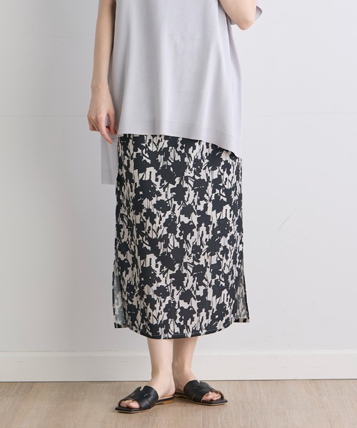 INED CLARO（イネドクラロ）の「シャドーフラワースカート（スカート・レディース・オレンジ/ブラック・フリー）」の2枚目の写真