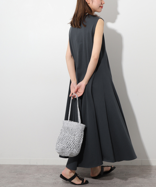 JOURNAL STANDARD relume（ジャーナルスタンダード　レリューム）の「《WEB限定追加》コットンマーメイドラインワンピース（ワンピース・レディース・チャコールグレー/ブラック/コバルトブルー・FREE）」の22枚目の写真