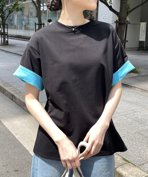 Meli rich（メリーリッチ）の「袖配色折り返しTシャツ（Tシャツ/カットソー・レディース・ブラック/チャコールグレー・FREE）」の2枚目の写真