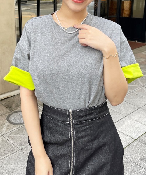 Meli rich（メリーリッチ）の「袖配色折り返しTシャツ（Tシャツ/カットソー・レディース・ブラック/チャコールグレー・FREE）」の3枚目の写真