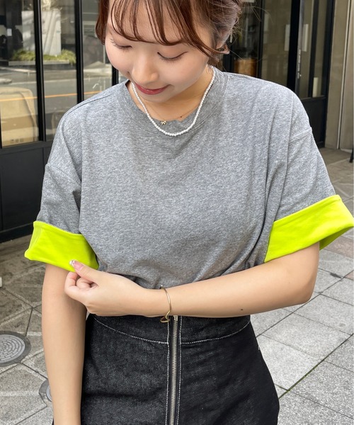 Meli rich（メリーリッチ）の「袖配色折り返しTシャツ（Tシャツ/カットソー・レディース・ブラック/チャコールグレー・FREE）」の5枚目の写真