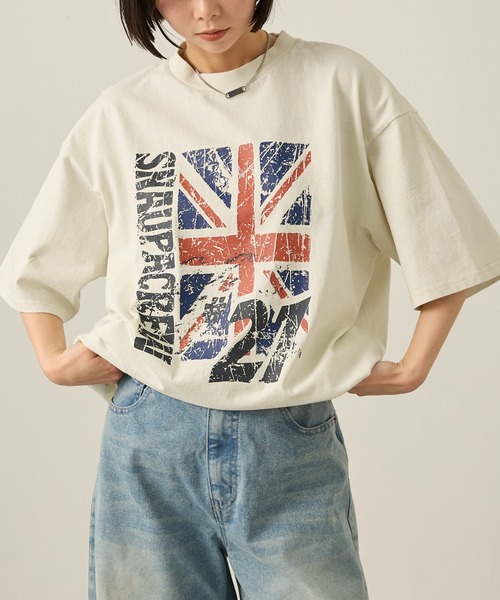 Snap club（スナップクラブ）の「【Snap club】ビッグシルエットヴィンテージ加工グラフィック半袖Tシャツ（Tシャツ/カットソー・レディース・ネイビー系/ブラック系2/ホワイト系3/ブラック/ホワイト系2/ホワイト/ピンク/グリーン系/ピンク系/ブラック系3/ネイビー/ブラック系/ブラック系4/ホワイト系4/ホワイト系5/レッド系5/レッド系2/ブラック系5/ブラック系6/ホワイト系6・M/L）」の7枚目の写真