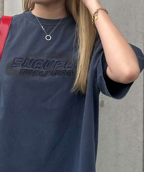 Snap club(スナップクラブ)の「【Snap club】ビッグシルエットヴィンテージ加工グラフィックTシャツ(Tシャツ/カットソー・レディース・ネイビー系/ブラック系2/ホワイト系3/ブラック/ホワイト系2/ホワイト/ピンク/グリーン系/ピンク系/ブラック系3/ネイビー/ブラック系/ブラック系4/ホワイト系4・M/L)」の12枚目の写真