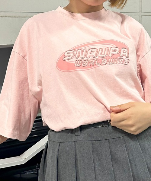 Snap club(スナップクラブ)の「【Snap club】ビッグシルエットヴィンテージ加工グラフィックTシャツ(Tシャツ/カットソー・レディース・ネイビー系/ブラック系2/ホワイト系3/ブラック/ホワイト系2/ホワイト/ピンク/グリーン系/ピンク系/ブラック系3/ネイビー/ブラック系/ブラック系4/ホワイト系4・M/L)」の14枚目の写真