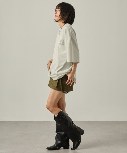 Snap club(スナップクラブ)の「【Snap club】ビッグシルエットヴィンテージ加工グラフィックTシャツ(Tシャツ/カットソー・レディース・ネイビー系/ブラック系2/ホワイト系3/ブラック/ホワイト系2/ホワイト/ピンク/グリーン系/ピンク系/ブラック系3/ネイビー/ブラック系/ブラック系4/ホワイト系4・M/L)」の15枚目の写真