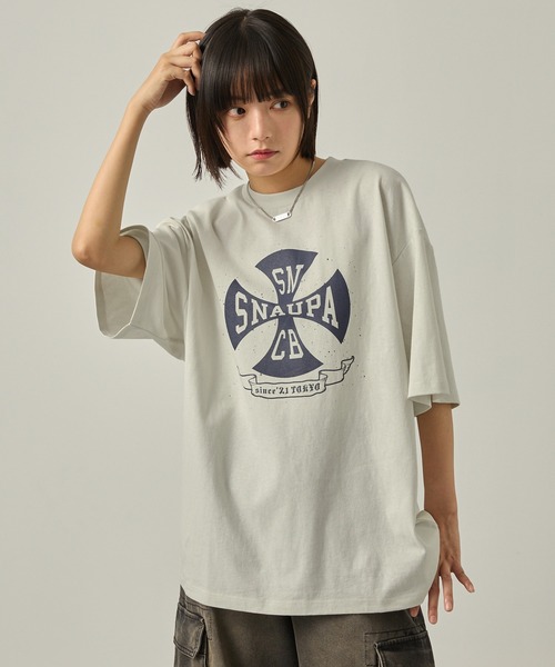 Snap club(スナップクラブ)の「【Snap club】ビッグシルエットヴィンテージ加工グラフィックTシャツ(Tシャツ/カットソー・レディース・ネイビー系/ブラック系2/ホワイト系3/ブラック/ホワイト系2/ホワイト/ピンク/グリーン系/ピンク系/ブラック系3/ネイビー/ブラック系/ブラック系4/ホワイト系4・M/L)」の18枚目の写真