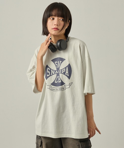 Snap club(スナップクラブ)の「【Snap club】ビッグシルエットヴィンテージ加工グラフィックTシャツ(Tシャツ/カットソー・レディース・ネイビー系/ブラック系2/ホワイト系3/ブラック/ホワイト系2/ホワイト/ピンク/グリーン系/ピンク系/ブラック系3/ネイビー/ブラック系/ブラック系4/ホワイト系4・M/L)」の19枚目の写真