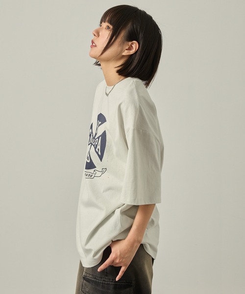 Snap club(スナップクラブ)の「【Snap club】ビッグシルエットヴィンテージ加工グラフィックTシャツ(Tシャツ/カットソー・レディース・ネイビー系/ブラック系2/ホワイト系3/ブラック/ホワイト系2/ホワイト/ピンク/グリーン系/ピンク系/ブラック系3/ネイビー/ブラック系/ブラック系4/ホワイト系4・M/L)」の20枚目の写真