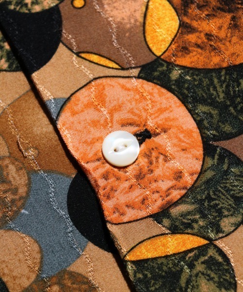 SUNNY  SPORTS（サニースポーツ）の「SUNNY SPORTS / サニースポーツ PRINTED BOX SHIRTS プリントボックスシャツ（シャツ/ブラウス・メンズ・ブラウン/ブラック・X-SMALL/MEDIUM/LARGE）」の6枚目の写真