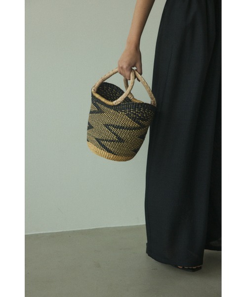BLACK BY MOUSSY(ブラックバイマウジー)の「leather handle basket bag(レザーハンドルバスケットバック)(かごバッグ・レディース・ブラック系その他・FREE)」の5枚目の写真