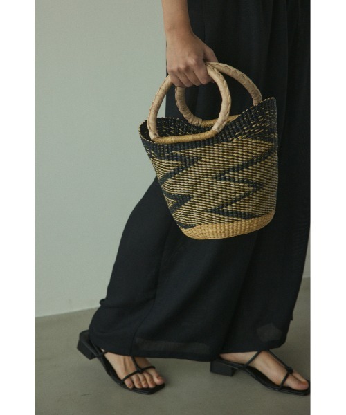 BLACK BY MOUSSY(ブラックバイマウジー)の「leather handle basket bag(レザーハンドルバスケットバック)(かごバッグ・レディース・ブラック系その他・FREE)」の6枚目の写真