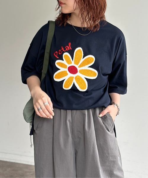 CPCM（シーピーシーエム）の「サガラ刺繍アソートモチーフビッグT（Tシャツ/カットソー・レディース・ホワイト/ホワイト系その他/グレー系その他/オフホワイト/グレー/キナリ/グレー系その他2/グレー系その他3/ネイビー/ホワイト系その他3/ブラック/ホワイト系その他2・FREE）」の12枚目の写真