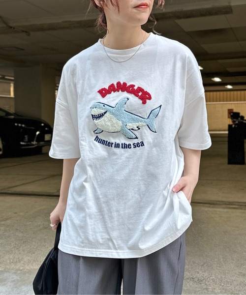 CPCM（シーピーシーエム）の「サガラ刺繍アソートモチーフビッグT（Tシャツ/カットソー・レディース・ホワイト/ホワイト系その他/グレー系その他/オフホワイト/グレー/キナリ/グレー系その他2/グレー系その他3/ネイビー/ホワイト系その他3/ブラック/ホワイト系その他2・FREE）」の13枚目の写真