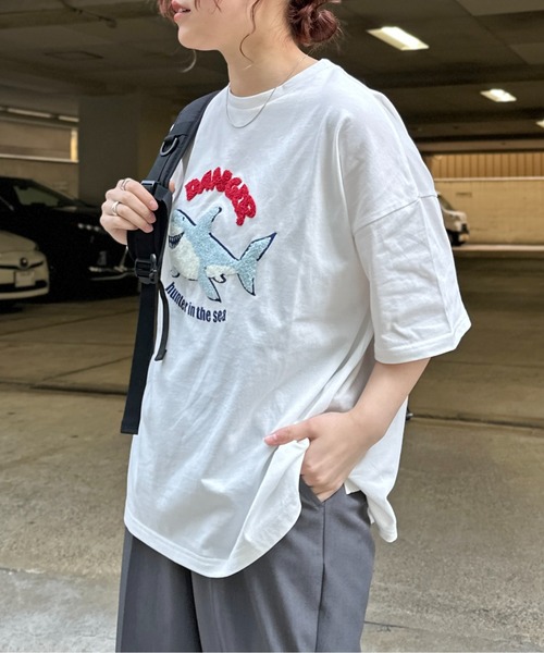 CPCM（シーピーシーエム）の「サガラ刺繍アソートモチーフビッグT（Tシャツ/カットソー・レディース・ホワイト/ホワイト系その他/グレー系その他/オフホワイト/グレー/キナリ/グレー系その他2/グレー系その他3/ネイビー/ホワイト系その他3/ブラック/ホワイト系その他2・FREE）」の14枚目の写真