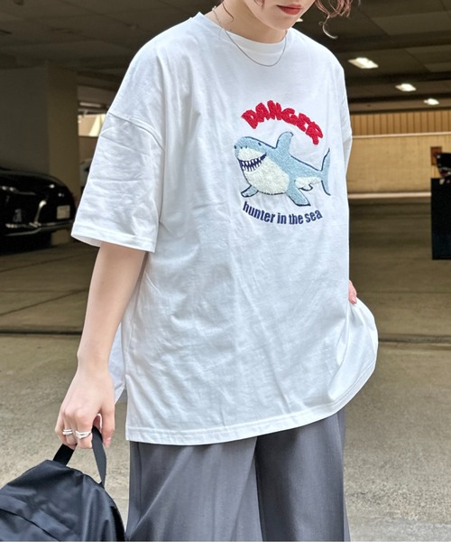 CPCM（シーピーシーエム）の「サガラ刺繍アソートモチーフビッグT（Tシャツ/カットソー・レディース・ホワイト/ホワイト系その他/グレー系その他/オフホワイト/グレー/キナリ/グレー系その他2/グレー系その他3/ネイビー/ホワイト系その他3/ブラック/ホワイト系その他2・FREE）」の17枚目の写真