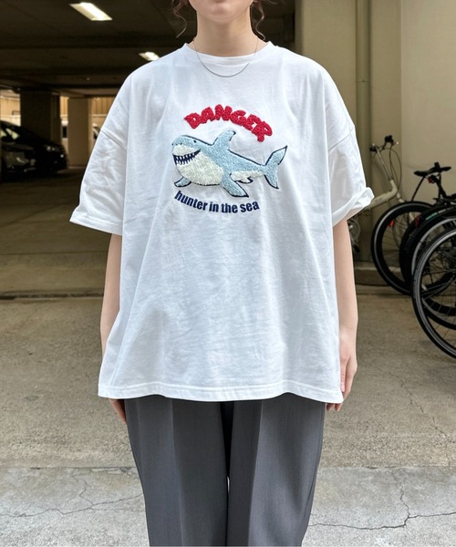 CPCM（シーピーシーエム）の「サガラ刺繍アソートモチーフビッグT（Tシャツ/カットソー・レディース・ホワイト/ホワイト系その他/グレー系その他/オフホワイト/グレー/キナリ/グレー系その他2/グレー系その他3/ネイビー/ホワイト系その他3/ブラック/ホワイト系その他2・FREE）」の22枚目の写真