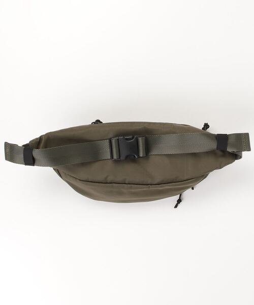 Alpha Industries(アルファインダストリーズ)の「ALPHA INDUSTRIES アルファインダストリーズ / WAIST BAG / TZ1092(ボディバッグ/ウエストポーチ・レディース・ブラック/カーキ・ONESIZE)」の3枚目の写真