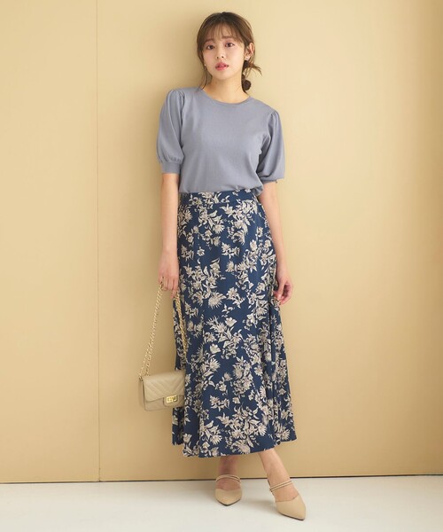 Feroux(フェルゥ)の「フラワーモチーフプリント スカート(スカート・レディース・ピンク系1/ネイビー系1/アイボリー系1・2/1)」の6枚目の写真