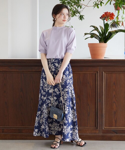 Feroux(フェルゥ)の「フラワーモチーフプリント スカート(スカート・レディース・ピンク系1/ネイビー系1/アイボリー系1・2/1)」の9枚目の写真