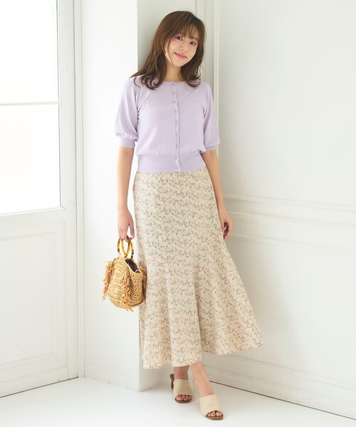 Feroux(フェルゥ)の「フラワーモチーフプリント スカート(スカート・レディース・ピンク系1/ネイビー系1/アイボリー系1・2/1)」の13枚目の写真