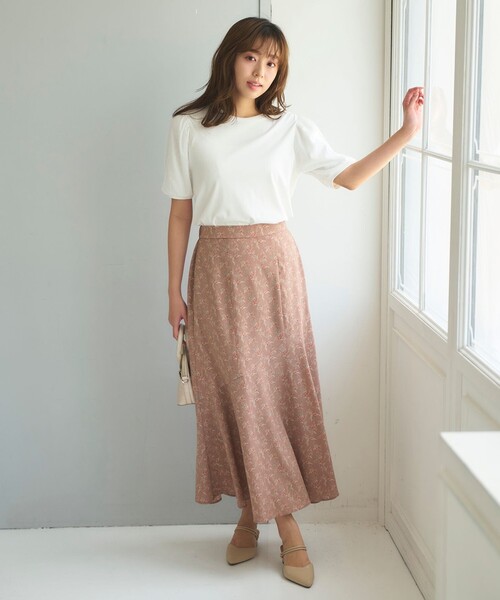 Feroux(フェルゥ)の「フラワーモチーフプリント スカート(スカート・レディース・ピンク系1/ネイビー系1/アイボリー系1・2/1)」の17枚目の写真