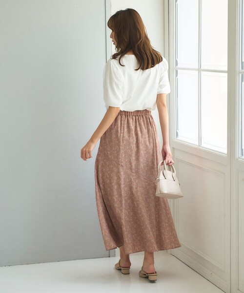 Feroux(フェルゥ)の「フラワーモチーフプリント スカート(スカート・レディース・ピンク系1/ネイビー系1/アイボリー系1・2/1)」の20枚目の写真