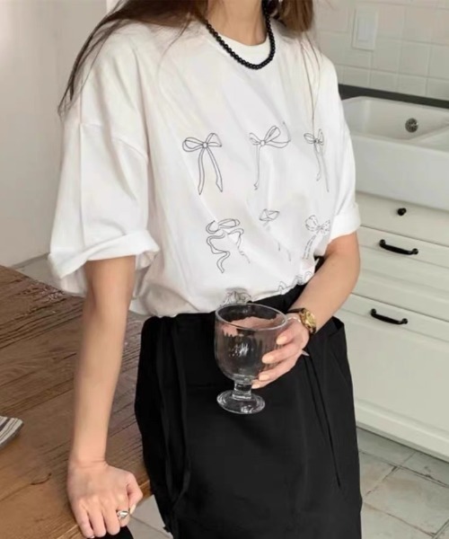 Vipoa（ヴィポア）の「ribbon design tee（Tシャツ/カットソー・レディース・ホワイト/ブラック・FREE）」の3枚目の写真