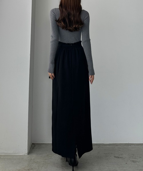 Louere（ルエレ）の「細ベルト付きハイウエストタイトスカート（スカート・レディース・ブラック/アイボリー/グレイッシュベージュ・SMALL/MEDIUM/LARGE/X-LARGE）」の7枚目の写真