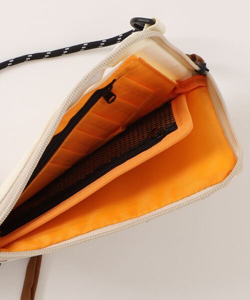 チチカカ（チチカカ）の「キルティングスマホショルダーポーチ（ショルダーバッグ・レディース・アイボリー/ブラウン/カーキ・FREE）」の6枚目の写真