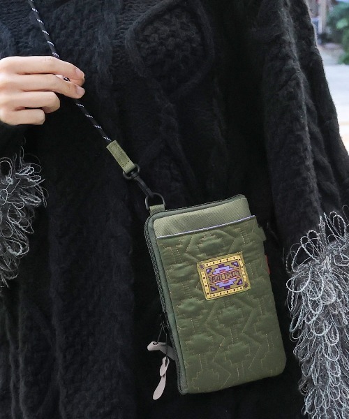チチカカ（チチカカ）の「キルティングスマホショルダーポーチ（ショルダーバッグ・レディース・アイボリー/ブラウン/カーキ・FREE）」の3枚目の写真