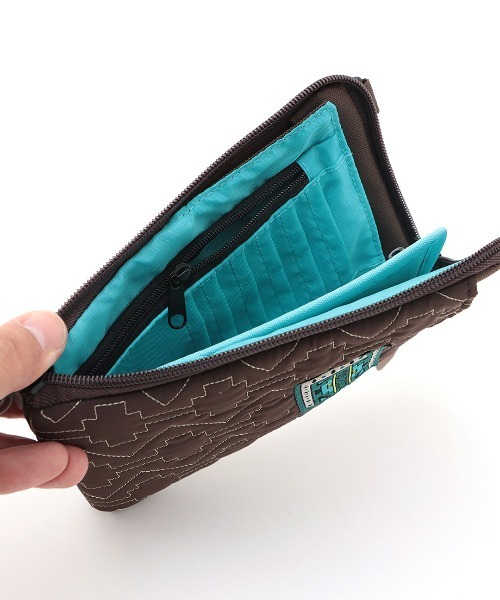 チチカカ（チチカカ）の「キルティングスマホショルダーポーチ（ショルダーバッグ・レディース・アイボリー/ブラウン/カーキ・FREE）」の11枚目の写真