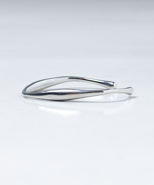 collex（コレックス）の「【dignif】【金属アレルギー対応】ウェーブバングル（バングル/リストバンド・レディース・シルバー/ゴールド・フリー）」の9枚目の写真