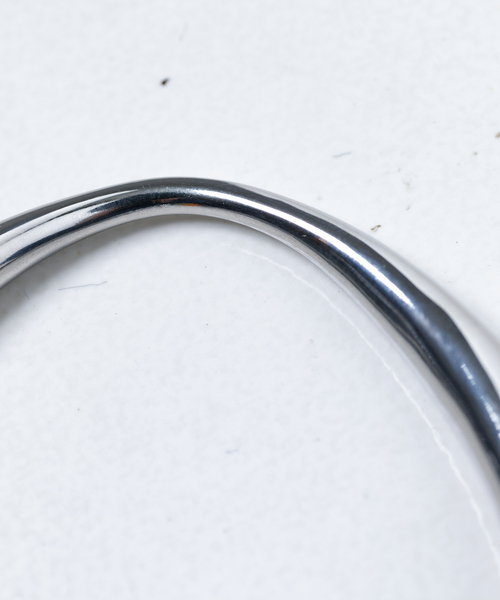 collex（コレックス）の「【dignif】【金属アレルギー対応】ウェーブバングル（バングル/リストバンド・レディース・シルバー/ゴールド・フリー）」の10枚目の写真