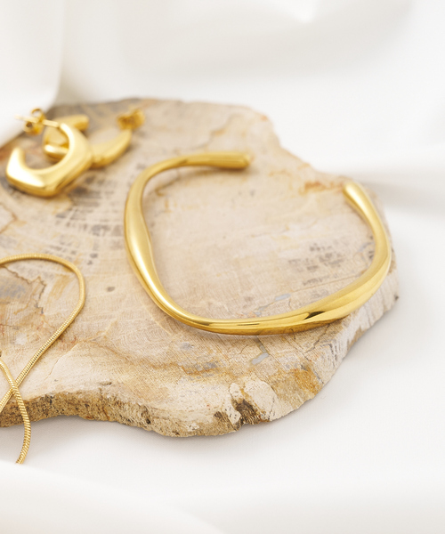 collex（コレックス）の「【dignif】【金属アレルギー対応】ウェーブバングル（バングル/リストバンド・レディース・シルバー/ゴールド・フリー）」の7枚目の写真