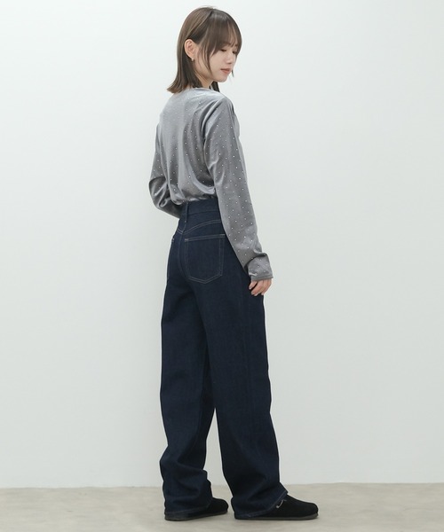 HEILIS(ヘイリス)の「ラインストーンベロアロングスリーブカットソー / 秋服 冬服 春服 長袖 ロンT ベロアトップス シャイニー 韓国 ブラック チャコールグレー グレー グレイッシュベージュ ベージュ(Tシャツ/カットソー・レディース・チャコールグレー/グレイッシュベージュ/ブラック・FREE)」の20枚目の写真