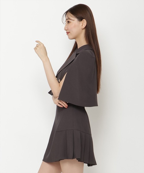 REDYAZEL（レディアゼル）の「【セットアップ可能】ケープ風ショートジャケット（テーラードジャケット・レディース・ベージュ/サックスブルー/グレー・FREE）」の17枚目の写真