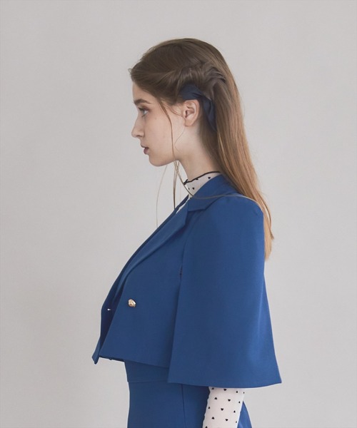 REDYAZEL（レディアゼル）の「【セットアップ可能】ケープ風ショートジャケット（テーラードジャケット・レディース・ベージュ/サックスブルー/グレー・FREE）」の4枚目の写真