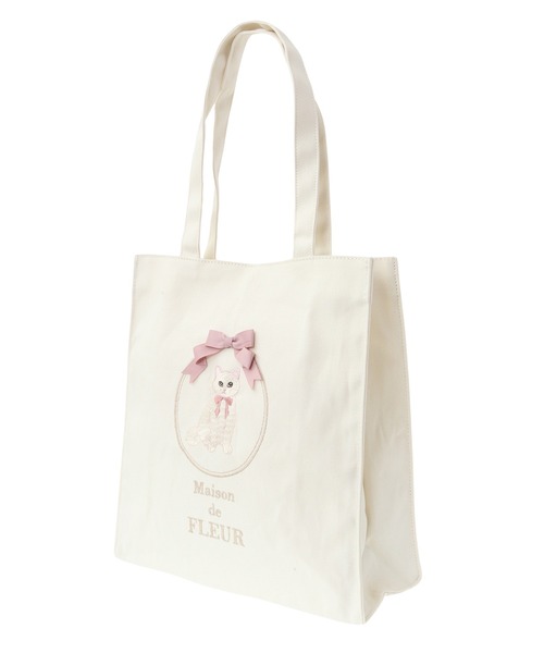 Maison de FLEUR（メゾンドフルール）の「ねこ刺繍スクエア