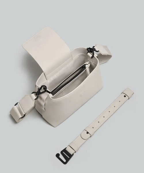 GASTON LUGA(ガストンルーガ)の「GASTON LUGA/ガストンルーガ/Splashini (スプラッシーニ)(ショルダーバッグ・メンズ・ブラック/ベージュ・F)」の9枚目の写真