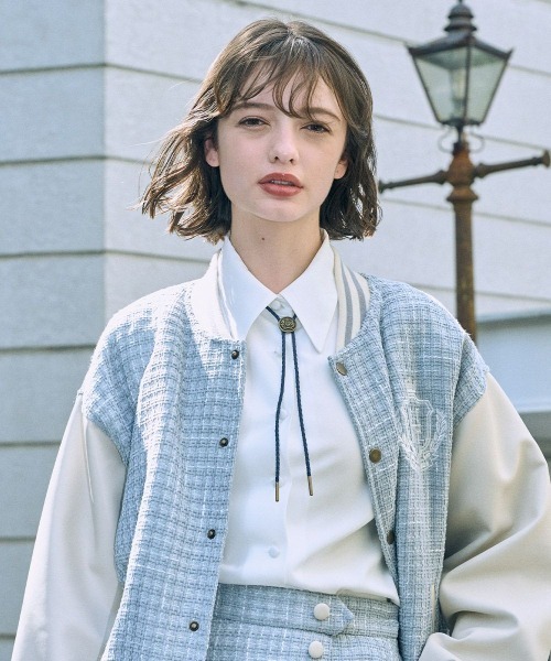 F i.n.t（フィント）の「ループタイ使いシャツ/fint（シャツ/ブラウス・レディース・ライトベージュ/オフホワイト・FREE）」の3枚目の写真