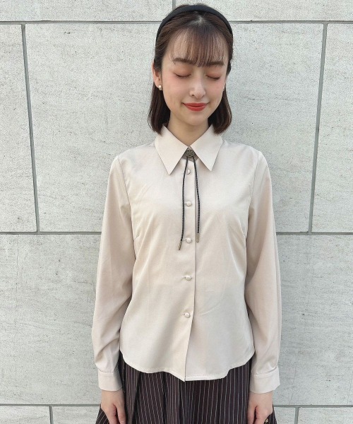 F i.n.t（フィント）の「ループタイ使いシャツ/fint（シャツ/ブラウス・レディース・ライトベージュ/オフホワイト・FREE）」の12枚目の写真