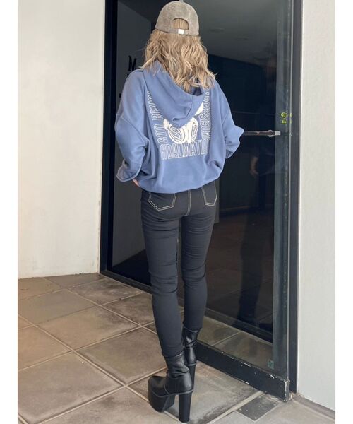 GYDA（ジェイダ）の「HEADPHONE GYDALMATIANスウェットパーカー（パーカー・レディース・ネイビー/オフホワイト/グレー/ブラック・FREE）」の5枚目の写真